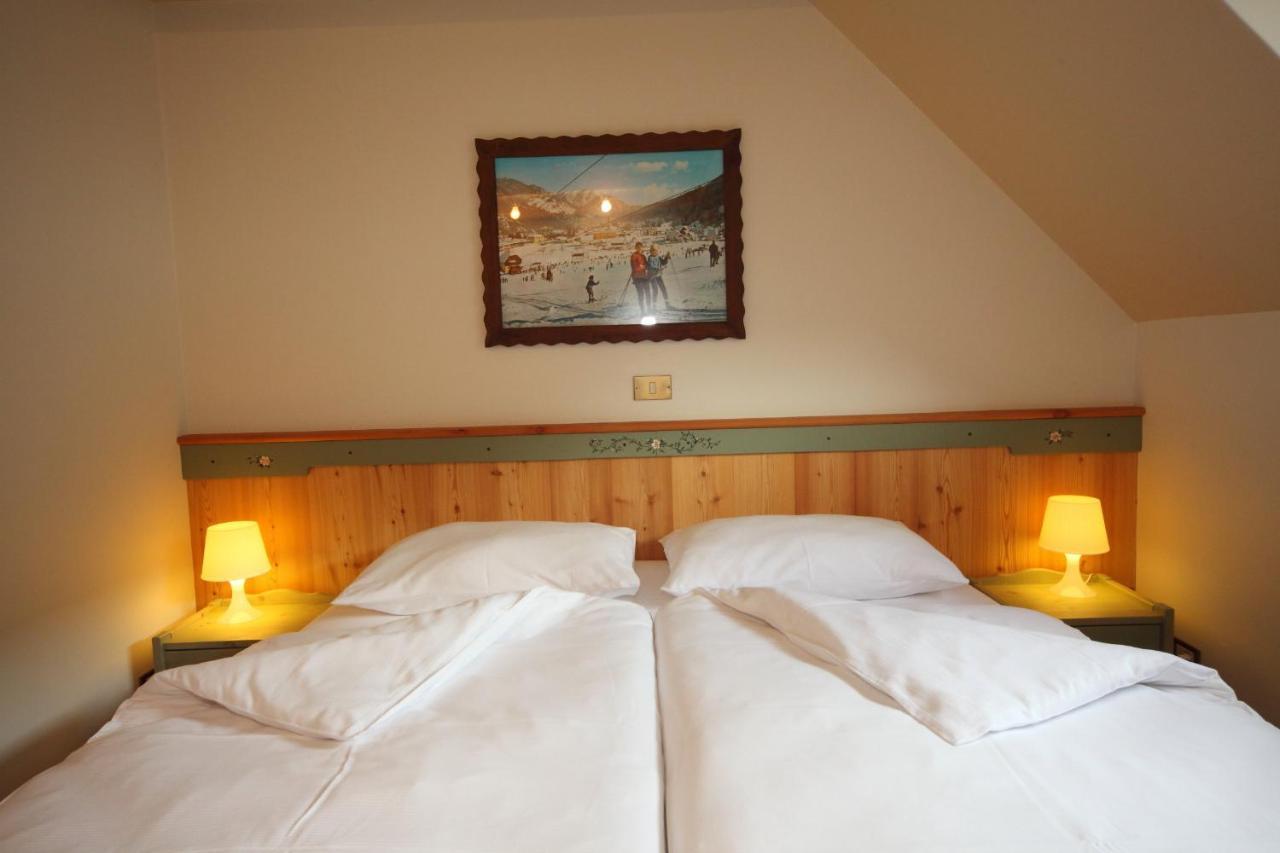Kronau Chalet Resort Kranjska Gora Exterior photo